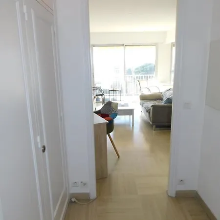 Studio Le Drakkar, Climatise, Vue Mer, Parking Prive * Antibes